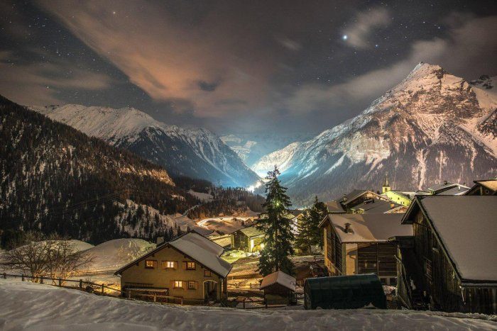 Почему власти запретили фотографировать окрестности швейцарской деревушки Бергюн