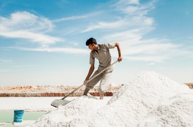 Фотопроект о том, как в Индии соль добывают