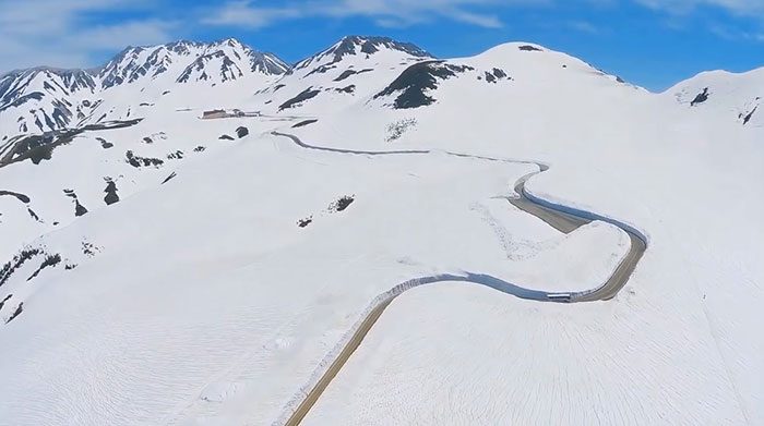 Да что вы знаете о снеге? Уникальный снежный туннель в Японии