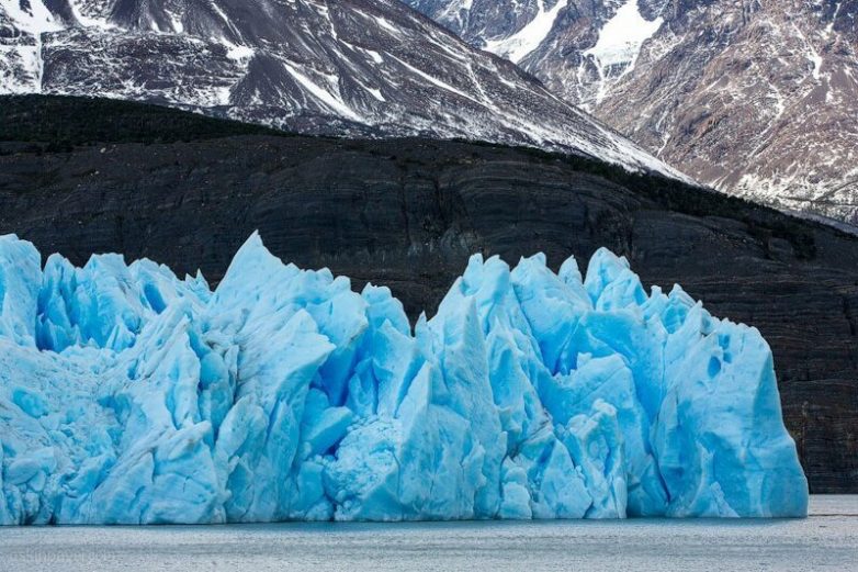 Голубой ледник на просторах Патагонии