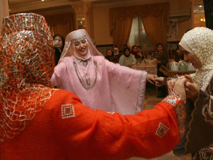 Удивительные и шокирующие свадебные традиции разных стран мира
