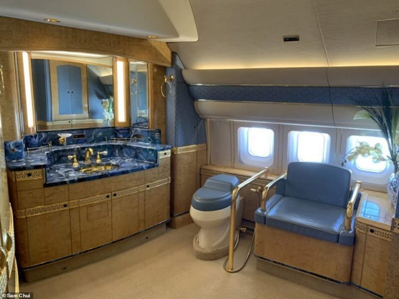 Летающий дворец: популярному блогеру посчастливилось совершить рейс на частном Boeing 747