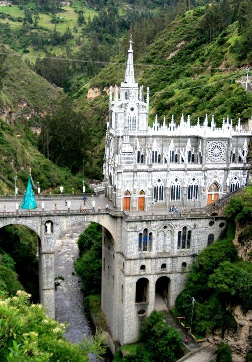 Достопримечательности Колумбии: Лас-Лахас — церковь или средневековый замок?