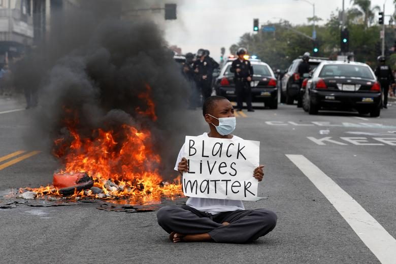 Америка в огне массовых протестов