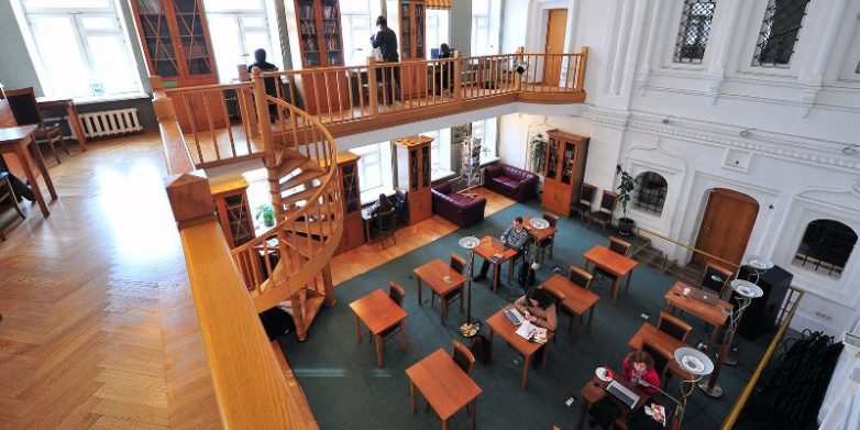 Хранилища знаний и произведения искусства: 7 самых красивых российских библиотек