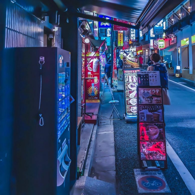 Неповторимый Токио в неоновых тонах