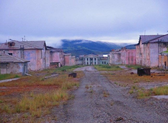 Прогулка по Иультину — советскому городу-призраку
