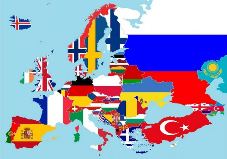 Деньги многих стран европы. Маленькие европейские государства. Крошечные государства Европы. Маленькие страны Европы. Самое маленькое государство в Европе.