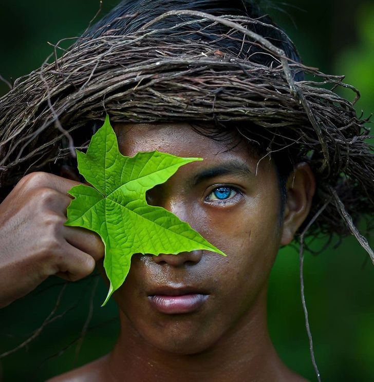 Как живёт уникальное племя бутунг — люди с «электрическими» глазами