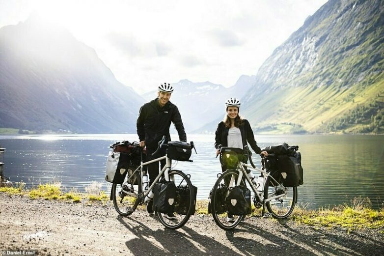 На велосипедах по миру: пара путешественников, которая очень любит крутить педали