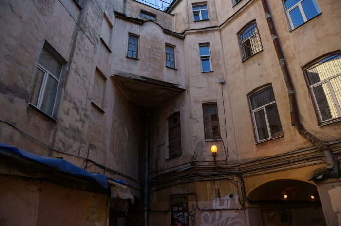 Вопрос на засыпку: зачем в Санкт-Петербурге строили странные дворы-колодцы?