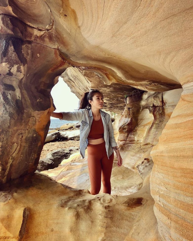 Потрясающая пещера в австралийском национальном парке «Камай Ботани-Бей»