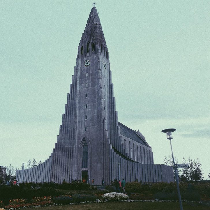 20+ колоритных фото из Исландии, которые познакомят вас с этой удивительной страной