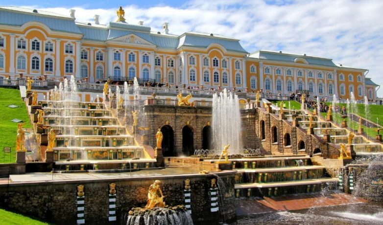 10 самых красивых дворцов планеты