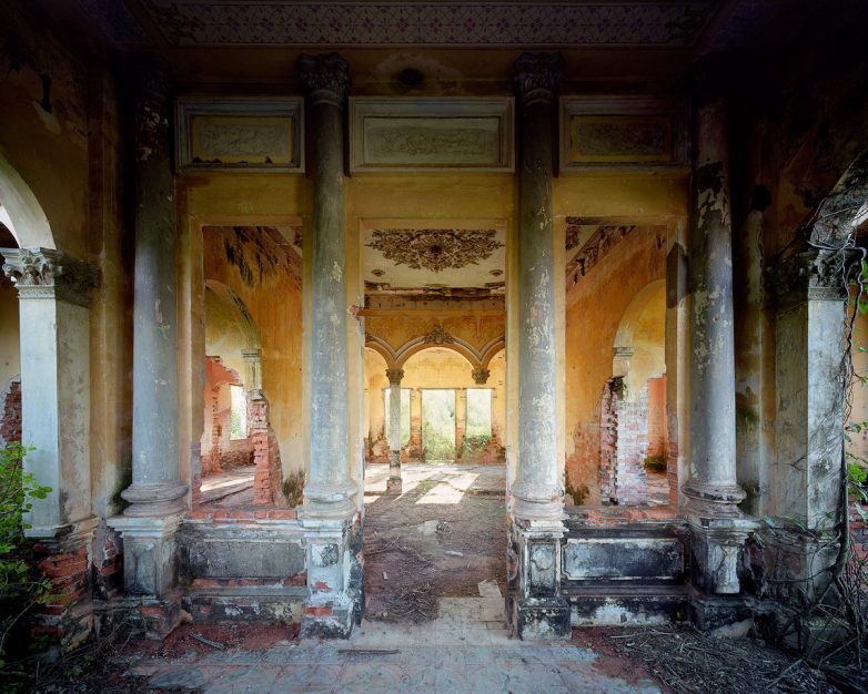 Фотографии заброшенных мест из путешествий Томаса Жориона