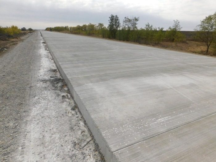 Почему в России редко строят дороги из бетона, а в США — сплошь и рядом?