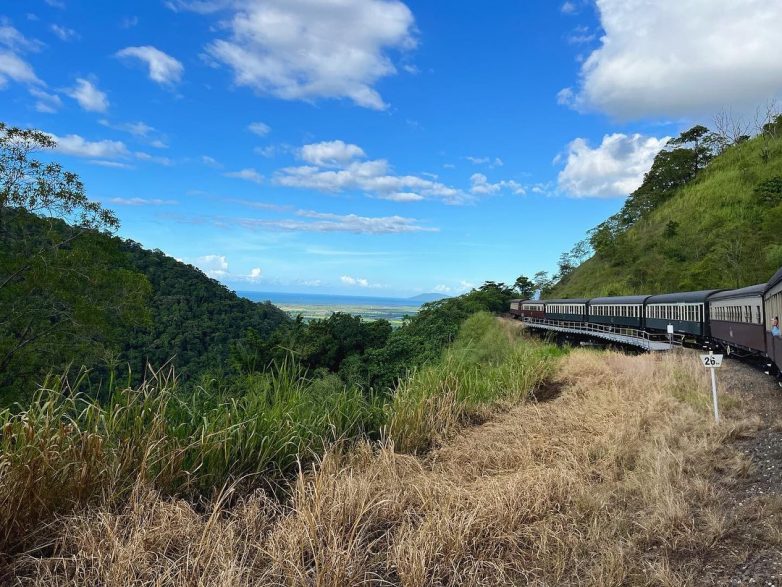 Живописный железнодорожный маршрут в Австралии
