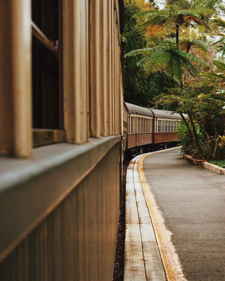 Живописный железнодорожный маршрут в Австралии