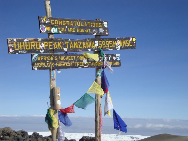 Покорить Килиманджаро: инструкция для тех, кто вознамерился взобраться на крышу Африки