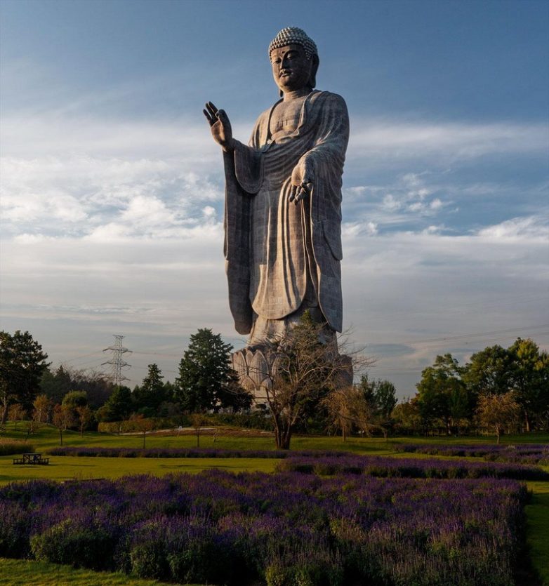 13 известных статуй, внутри которых можно побывать