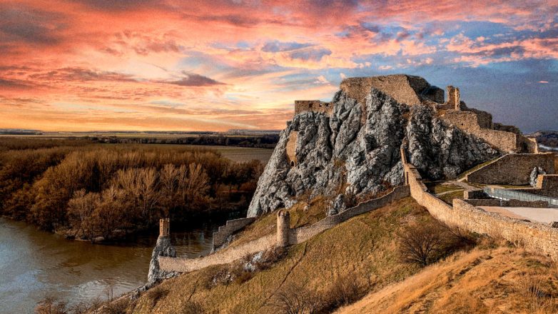 Небольшая европейская страна