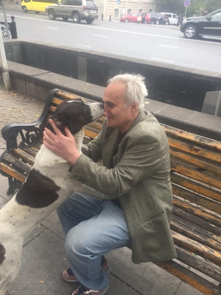 Мужчина встретил пса, которого искал 3 года
